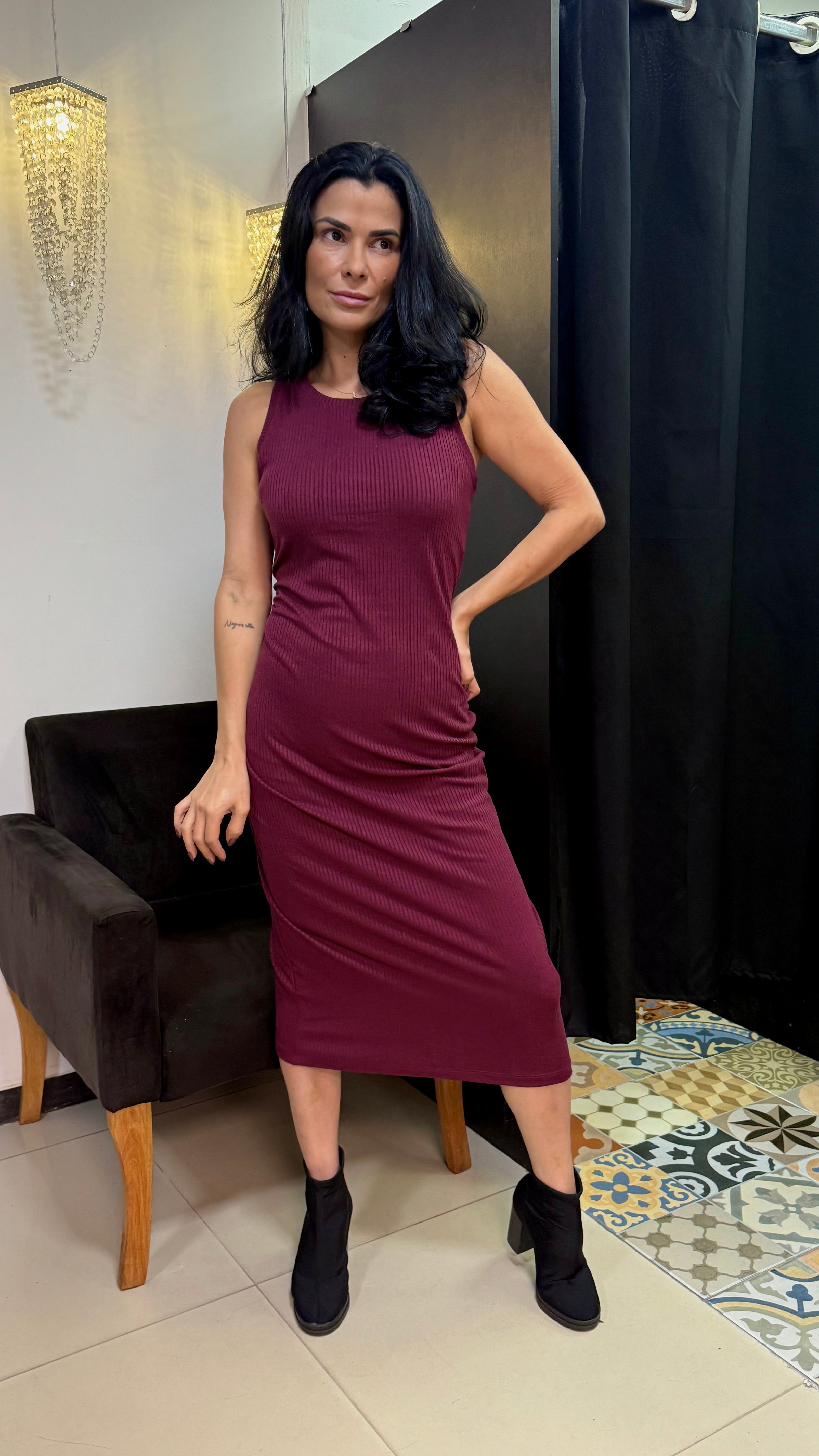 Vestido Canelado Midi